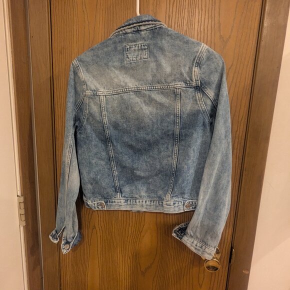 Forever 21 Denim Jacket Light Faded Denim Wash with SIlver Tone Hardware-Size S - Picture 4 of 4